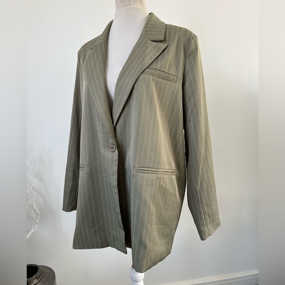 PrettyLittleThing PLT sage khaki green oversized pinstripe blazer jacket sz 10 - Picture 3 of 9